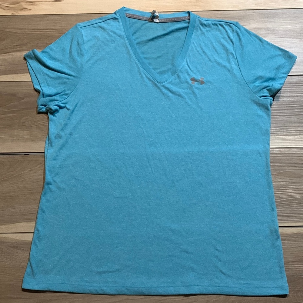 Women under Armor Tee